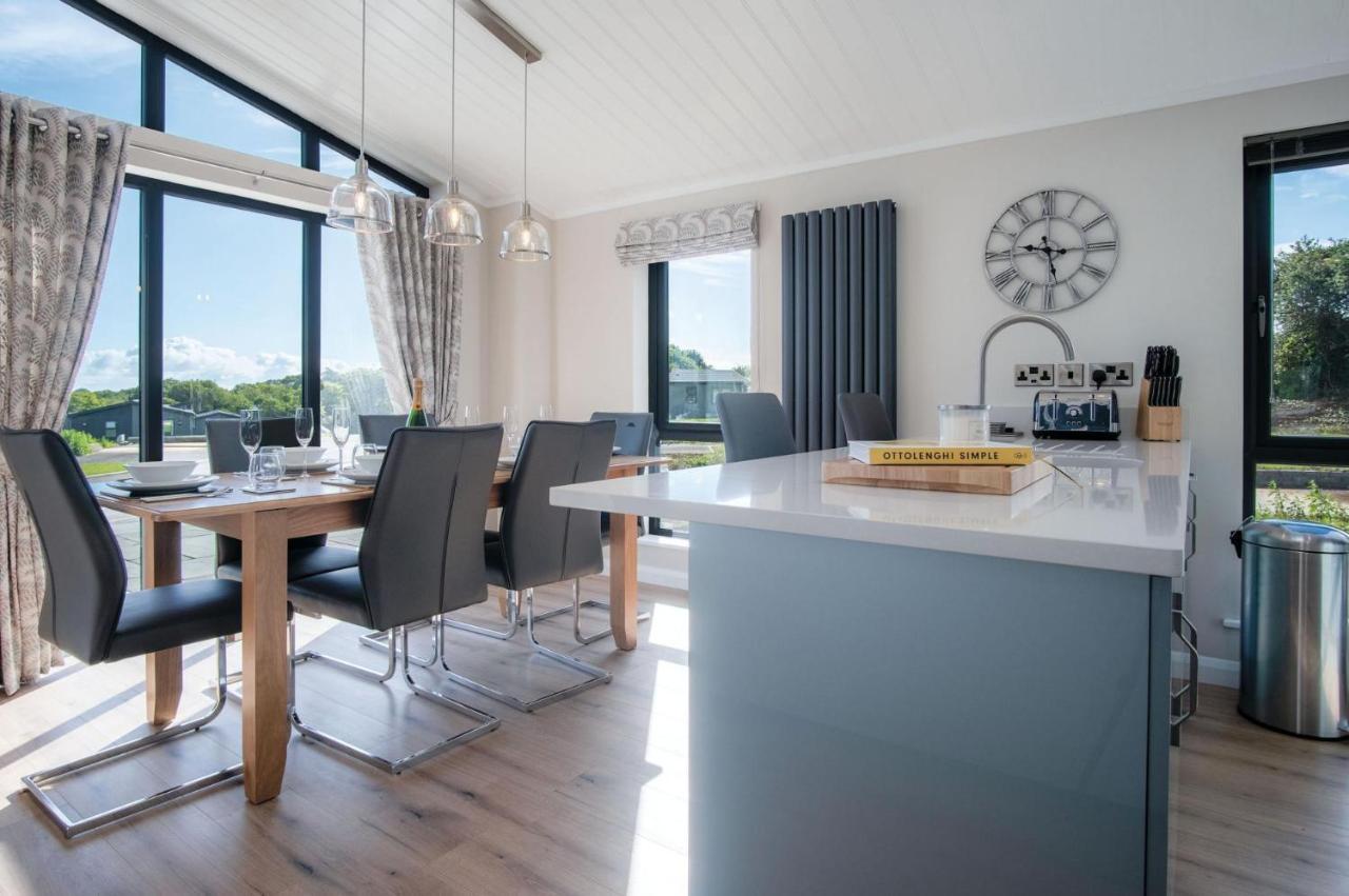 Swanlake Lodge - 3 Bedroom Holiday Home - Penally 외부 사진